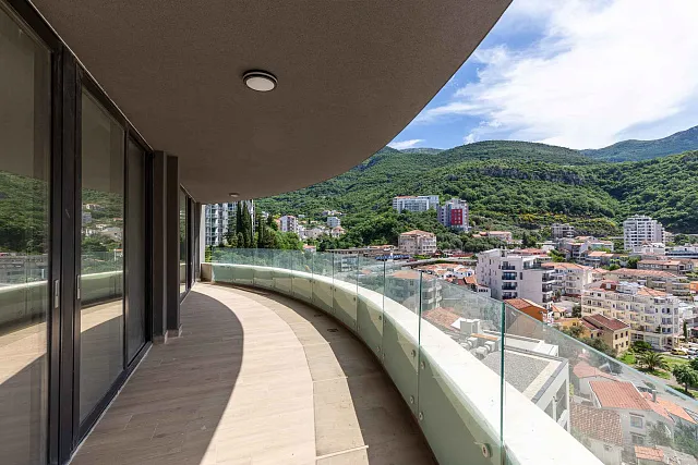 Apartment in Rafailovići mit einer Gesamtfläche von 127 m² plus einer Terrasse von 13 m² — photo 4
